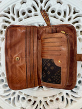 Load image into Gallery viewer, Vessa Wallet - Oak