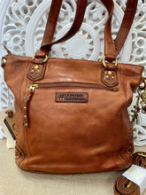 Load image into Gallery viewer, Vessa Tote - Oak