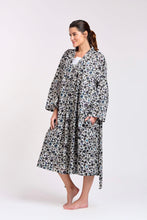 Load image into Gallery viewer, Dressing Gown/Robe -Black Flower Print