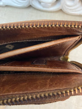 Load image into Gallery viewer, Veronica Wallet - Oak
