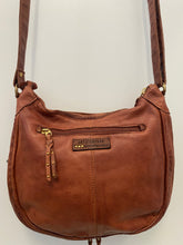 Load image into Gallery viewer, Carrera Zip Round Bag - Tan