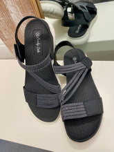 Load image into Gallery viewer, Flat Elastic Strap Sandals - Black