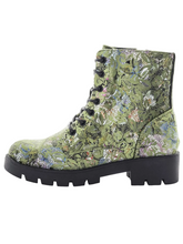 Load image into Gallery viewer, Wilde Scotlyn Women's Boots - Olive Multi