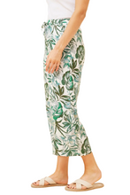 Load image into Gallery viewer, 7/8 Printed Wide Leg Pants - Leaf Print