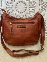 Load image into Gallery viewer, Carrera Zip Round Bag - Tan