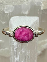 Load image into Gallery viewer, Indian Ruby Oval Sterling Silver Ring