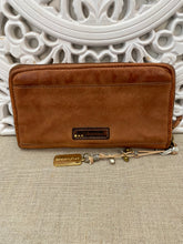 Load image into Gallery viewer, Piazza Zip Wallet - Honey