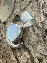 Load image into Gallery viewer, New Moon Pendant - Mother Of Pearl