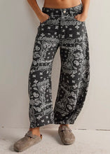 Load image into Gallery viewer, Bandana Barrel Jeans - Black