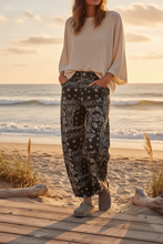 Load image into Gallery viewer, Bandana Barrel Jeans - Black