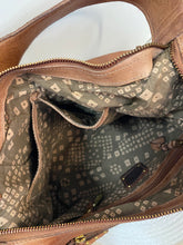 Load image into Gallery viewer, Goa Hobo - Coconut Camel