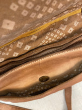 Load image into Gallery viewer, Palais Shoulder Bag - Honey