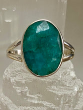 Load image into Gallery viewer, Indian Emerald Oval Sterling Silver Ring