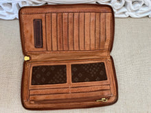 Load image into Gallery viewer, Piazza Zip Wallet - Honey