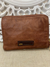 Load image into Gallery viewer, Kali Wallet - Oak