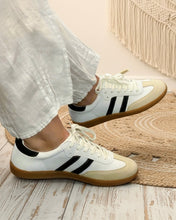 Load image into Gallery viewer, Swift - White