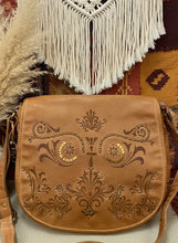 Load image into Gallery viewer, Palais Shoulder Bag - Honey