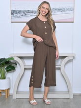 Load image into Gallery viewer, Breeze Cropped Pants - Chocolate