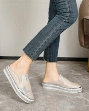 Load image into Gallery viewer, Leather Star Slides - Beige