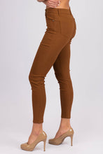 Load image into Gallery viewer, Skinny Stretch Jeans - Coffee