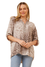 Load image into Gallery viewer, Rosetta Animal Print Top - Fango