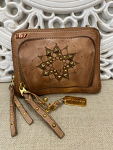 Load image into Gallery viewer, Carrera Wallet - Taupe