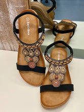 Load image into Gallery viewer, Black Beaded Flat Sandals