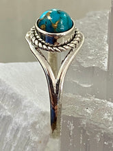 Load image into Gallery viewer, Blue Mohave Round Sterling Silver Ring