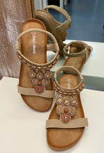 Load image into Gallery viewer, Beige Beaded Flat Sandals