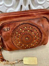 Load image into Gallery viewer, Wilder Wallet - Tan