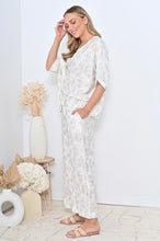 Load image into Gallery viewer, Wide Leg Pant - Beige Print