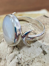 Load image into Gallery viewer, Triple Goddess Ring - Mother Of Pearl