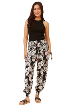 Load image into Gallery viewer, Harem Pants - black/White Damask