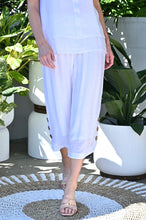 Load image into Gallery viewer, Breeze Cropped Pants - White