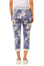 Load image into Gallery viewer, Janja Floral Jogger Pants