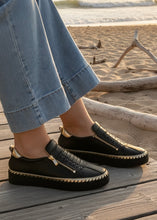 Load image into Gallery viewer, Heritage Zip Sneaker - Black/Gold
