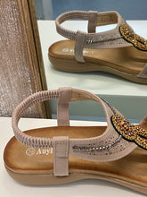Load image into Gallery viewer, Pink Beaded Flat Sandals